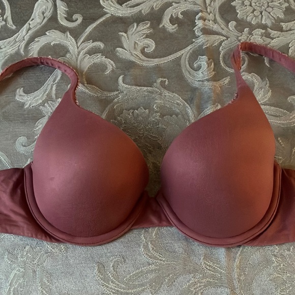 Victoria’s Secret Body by Victoria 32C dark pink bra. - Picture 1 of 4